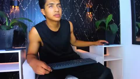Max Wyatt online show from 12, 7, 2026