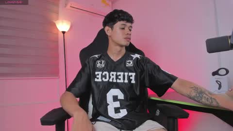 Snapshot of maxxx_0 chatting on 10, 6, 2026 max online show from 10, 6, 2026