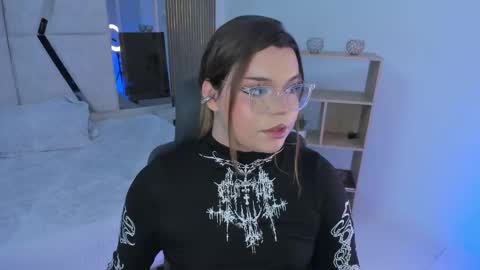 Maxine Minx online show from 19, 11, 2025