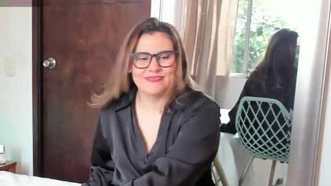 Victoria online show from 15, 4, 2026