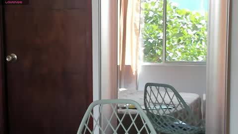 Snapshot of maxzy_star chatting on 18, 4, 2026 Victoria online show from 18, 4, 2026