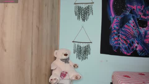 Snapshot of maya__fox chatting on 3, 2, 2025 OF mayitta19 online show from 3, 2, 2025