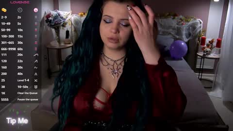 Maya Mils online show from 29, 10, 2025