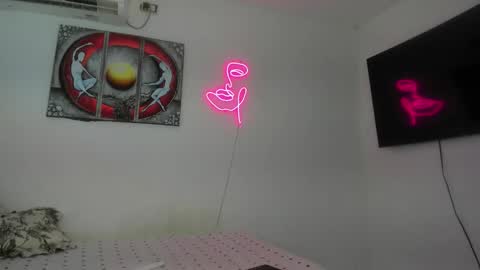 maya_nova1 online show from 1, 2, 2026