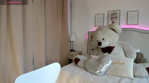 Mayajhons online show from 12, 11, 2025