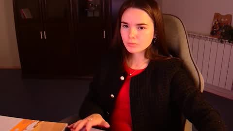 maybloom_ online show from 5, 11, 2025