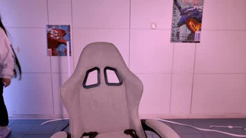 maybloom_ online show from 27, 11, 2025