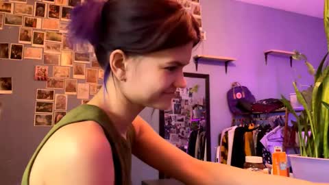 Snapshot of mayecorlee chatting on 2, 3, 2026 Rose online show from 2, 3, 2026