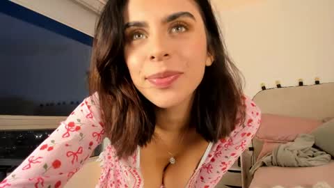 Snapshot of mayli_xx chatting on 6, 6, 2026 ALIS online show from 6, 6, 2026