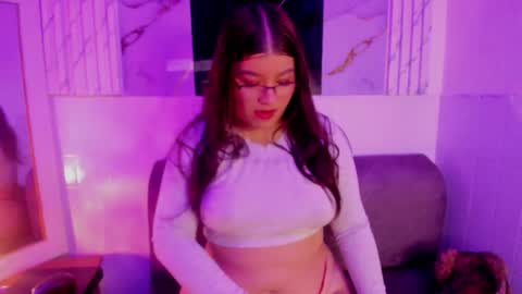 Snapshot of maylin_sweett chatting on 6, 11, 2025 maylin_sweett online show from 6, 11, 2025