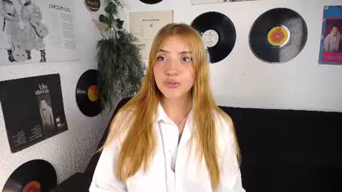 Snapshot of maylinskye chatting on 21, 7, 2026 Maylin Skye online show from 21, 7, 2026