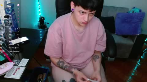 Snapshot of maylyy_kan chatting on 2, 5, 2026 Mayle kan online show from 2, 5, 2026