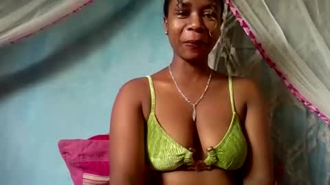 Snapshot of mayrah5 chatting on 17, 4, 2026 mayrah online show from 17, 4, 2026