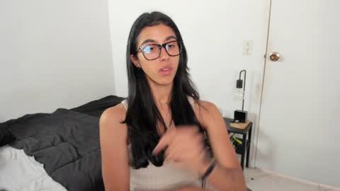 Snapshot of mazikeen_18 chatting on 6, 7, 2026 mazikeen_18 online show from 6, 7, 2026