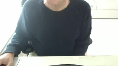 Snapshot of mbeastie chatting on 3, 11, 2025 Beastie online show from 3, 11, 2025