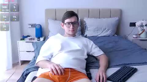 Snapshot of mclovin7355 chatting on 19, 6, 2026 McLovin online show from 19, 6, 2026