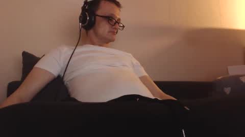 Snapshot of mcmike_es chatting on 2, 1, 2025 Mike online show from 2, 1, 2025