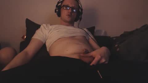 Snapshot of mcmike_es chatting on 1, 2, 2025 Mike online show from 1, 2, 2025