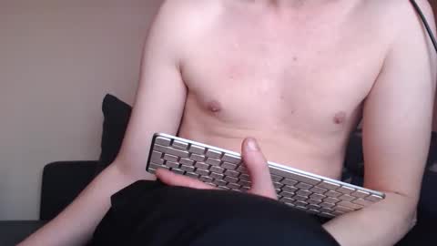 Snapshot of mcmike_es chatting on 22, 2, 2025 Mike online show from 22, 2, 2025