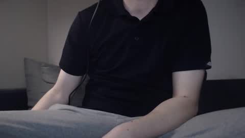 Snapshot of mcmike_es chatting on 3, 10, 2025 Mike online show from 3, 10, 2025