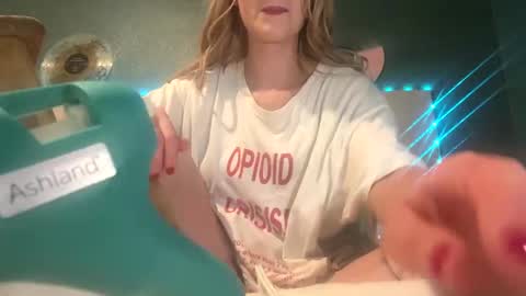 Snapshot of meadowmoon3 chatting on 28, 10, 2025 meadowmoon3 online show from 28, 10, 2025