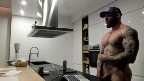 Snapshot of mealphamale chatting on 1, 6, 2026 Alpha Male online show from 1, 6, 2026