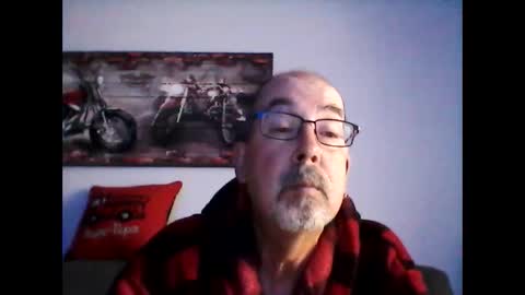 Snapshot of meathome3 chatting on 17, 5, 2026 me at home online show from 17, 5, 2026
