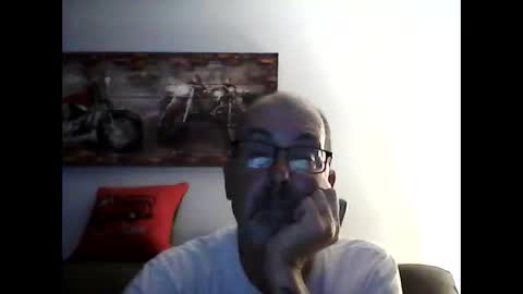 Snapshot of meathome3 chatting on 18, 5, 2026 me at home online show from 18, 5, 2026
