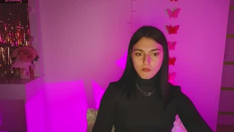 Snapshot of medina_andress chatting on 6, 3, 2025 Dina online show from 6, 3, 2025