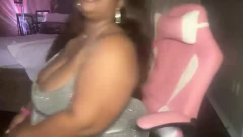 Snapshot of meetsouthernpeach chatting on 22, 12, 2024 Southern Peach online show from 22, 12, 2024