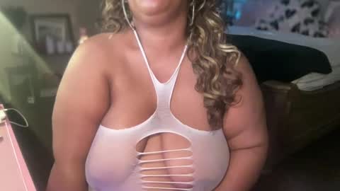 Snapshot of meetsouthernpeach chatting on 8, 10, 2025 Southern Peach online show from 8, 10, 2025