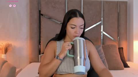 Snapshot of megan8_ chatting on 6, 3, 2026 Megan online show from 6, 3, 2026