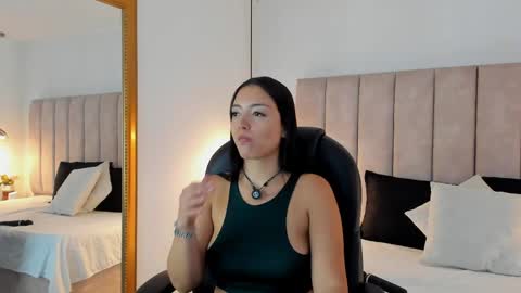 Snapshot of megan8_ chatting on 1, 4, 2026 Megan online show from 1, 4, 2026