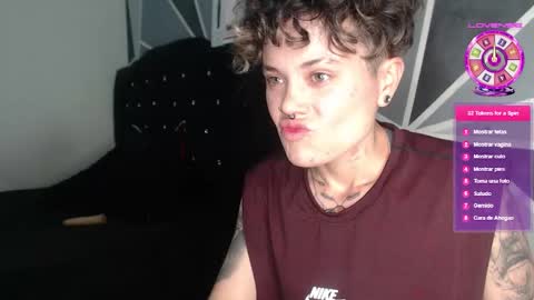 Snapshot of megan_coop3r_ chatting on 17, 12, 2025 Megan and sophi online show from 17, 12, 2025