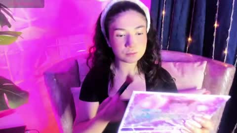 Snapshot of megan_devon chatting on 17, 4, 2026 online show from 17, 4, 2026