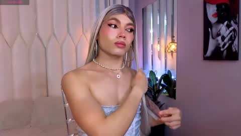 megan do santos online show from 15, 4, 2026