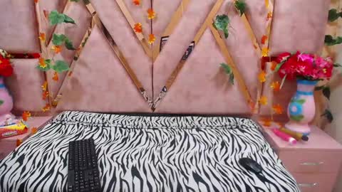 megan_latinn online show from 19, 12, 2024