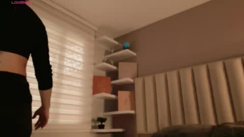     online show from 22, 9, 2025