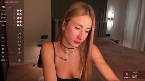 Snapshot of megan_ssstacy chatting on 17, 12, 2024 Stacy UTC 700   0800am-0200pm  online show from 17, 12, 2024