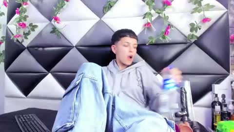 Snapshot of megan_thompsonn_ chatting on 28, 10, 2025 megan_thompsonn_ online show from 28, 10, 2025