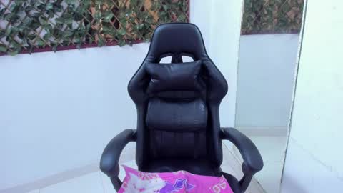 Snapshot of megan_whitte_01 chatting on 15, 2, 2025 megan white 01  online show from 15, 2, 2025