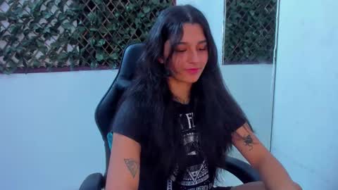 Snapshot of megan_whitte_01 chatting on 3, 3, 2025 megan white 01  online show from 3, 3, 2025