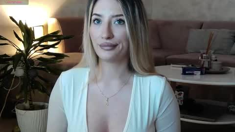 Snapshot of meganblazex chatting on 20, 5, 2026 Megan online show from 20, 5, 2026