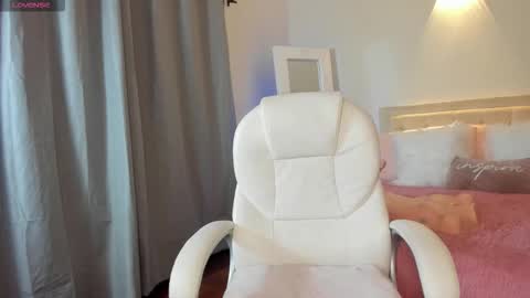  Megan  online show from 15, 3, 2026