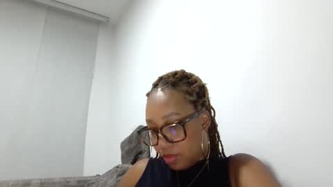 Snapshot of meganhotxx2 chatting on 1, 4, 2026 megan online show from 1, 4, 2026