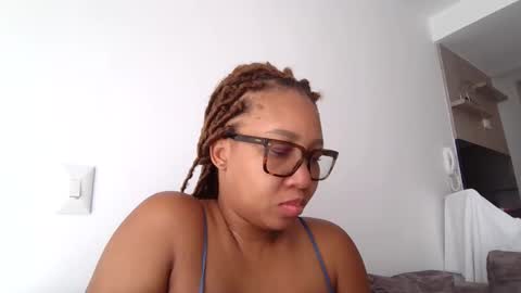 Snapshot of meganhotxx2 chatting on 5, 4, 2026 megan online show from 5, 4, 2026