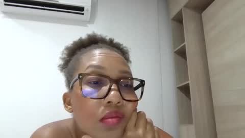 Snapshot of meganhotxx2 chatting on 26, 6, 2026 megan online show from 26, 6, 2026