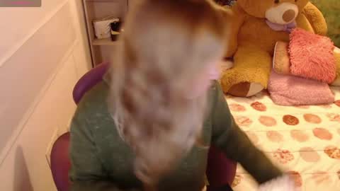 Snapshot of meganlk chatting on 23, 4, 2026 MEGAN online show from 23, 4, 2026