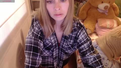 Snapshot of meganlk chatting on 27, 4, 2026 MEGAN online show from 27, 4, 2026