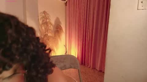 Snapshot of meganlux_1 chatting on 15, 5, 2026 - 29p online show from 15, 5, 2026